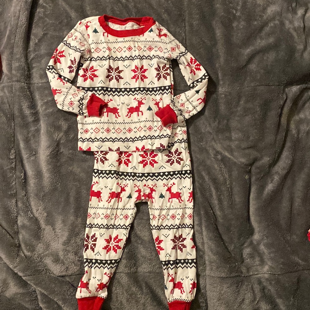 The children’s place toddler Christmas pajama set.